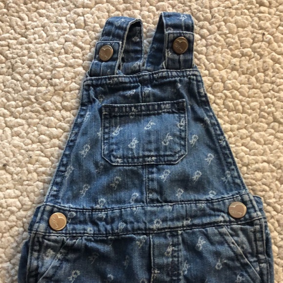 6-12m overalls - Picture 2 of 5